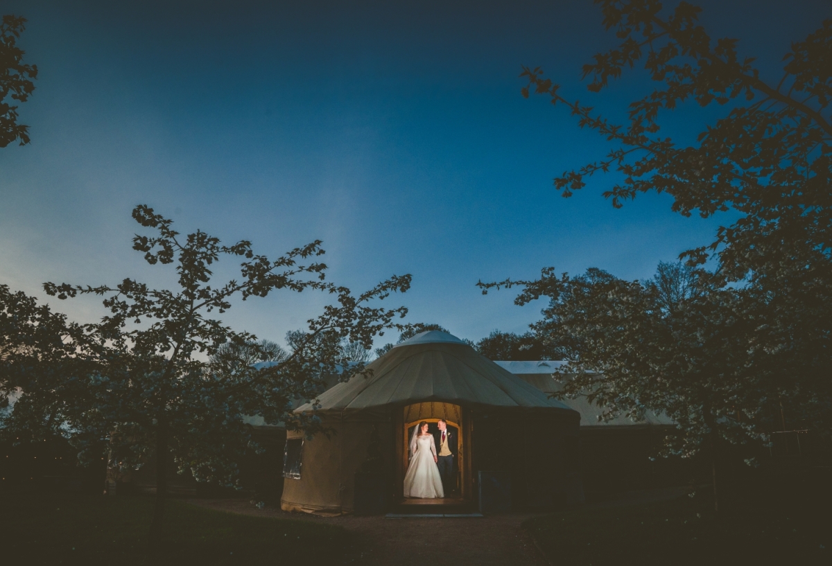 staffordshire wedding photographer, Thorpe gardens weddings